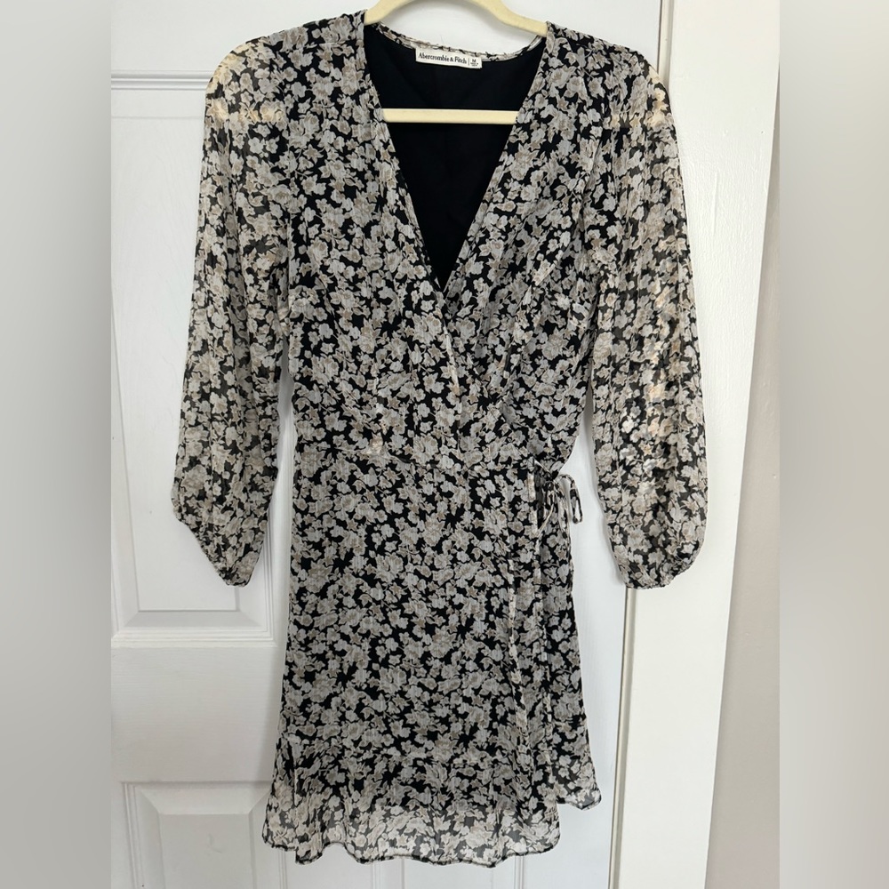 Abercrombie Long Sleeve Wrap Floral Dress Size M